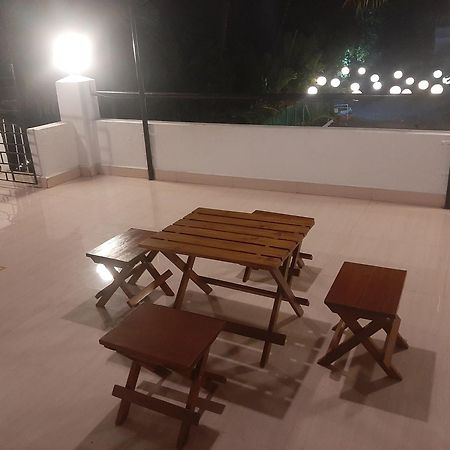 Blossom Villa Алибаг Екстериор снимка